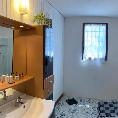 Chambre, Terrasse Et Piscine De L'impasse Du Pressoir Rum i privatbostad *