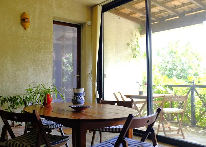 Quarto em Acomodações Particulares Chambre, Terrasse Et Piscine De L'impasse Du Pressoir *