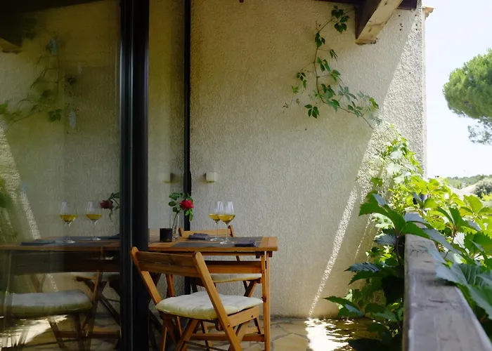 Chambre, Terrasse Et Piscine De L'impasse Du Pressoir *